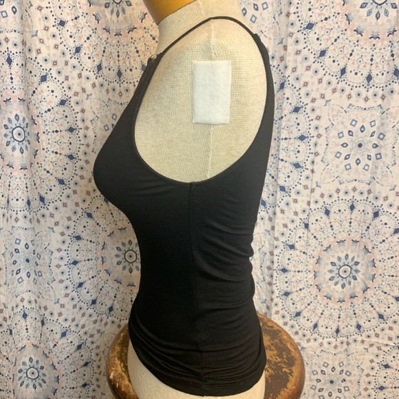 Black top 🖤 - Picture 4 of 5